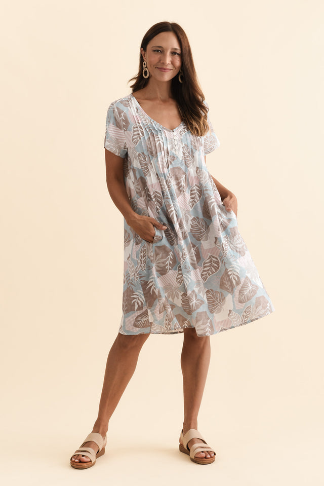 alt text|model:Cara image 6