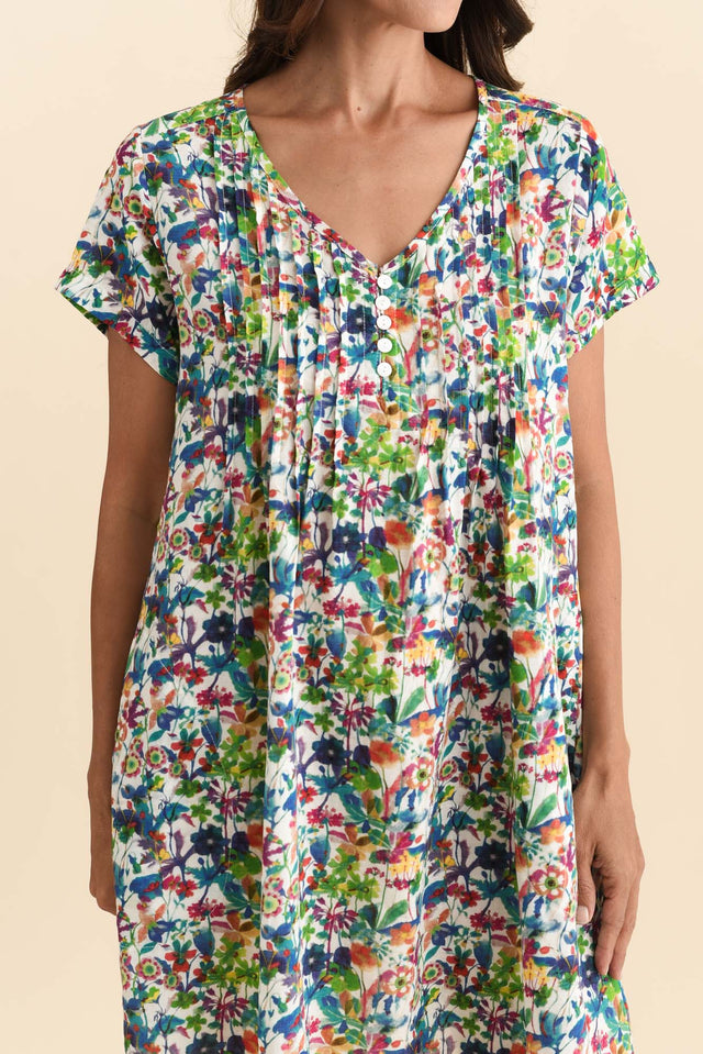 alt text|model:Cara image 5