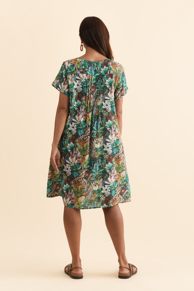 alt text|model:Cara image 3