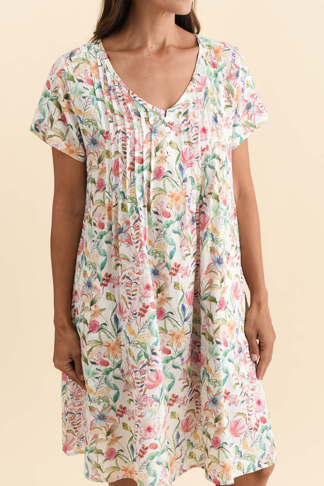 Barry Pink Floral Cotton Button Dress,Brunette model,alt text|model:Cara image 7