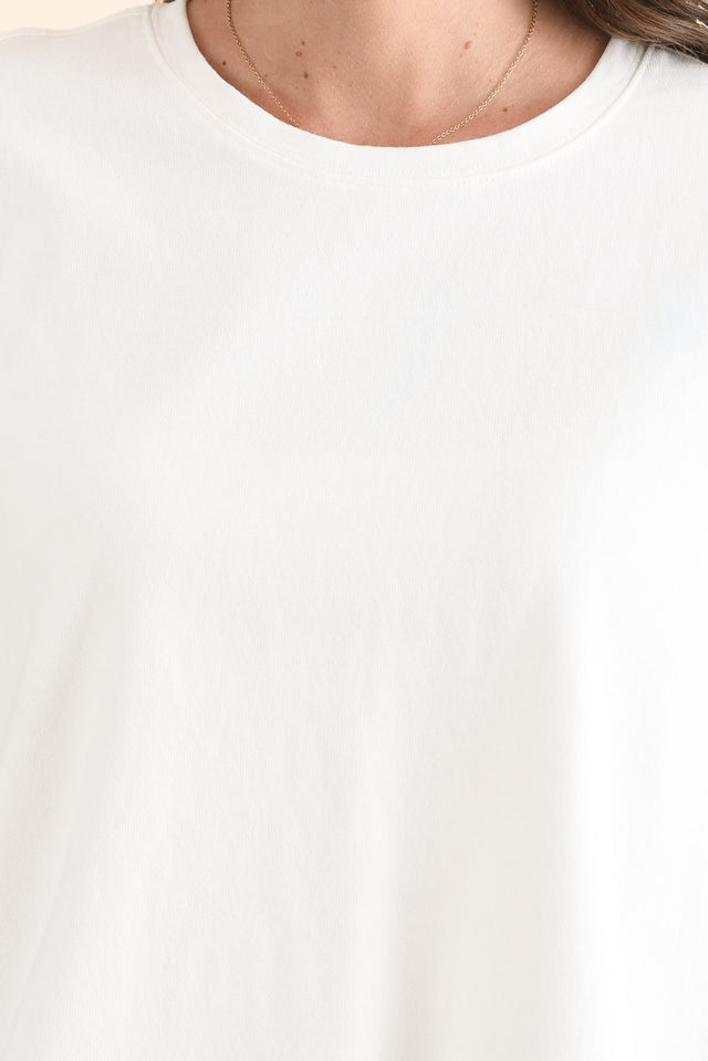 Base White Cotton Tee,Detail,Brunette model,alt text|model:MJ image 5