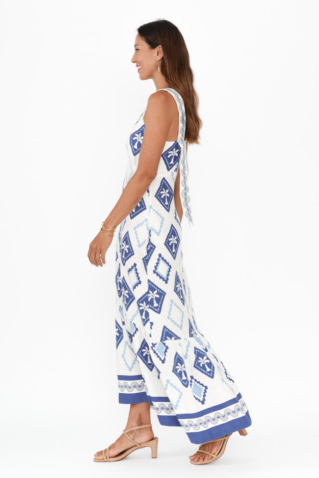 Bateau Blue Palm Linen Dress,Brunette model,alt text|model:Cara image 4