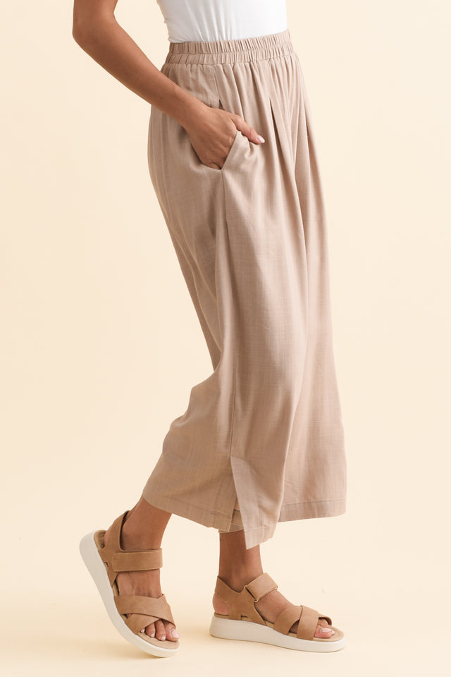 alt text|model:Brontie image 4