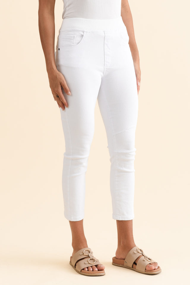 Bella White Cotton Stretch Jeans,Brunette model,alt text|model:Brontie image 5