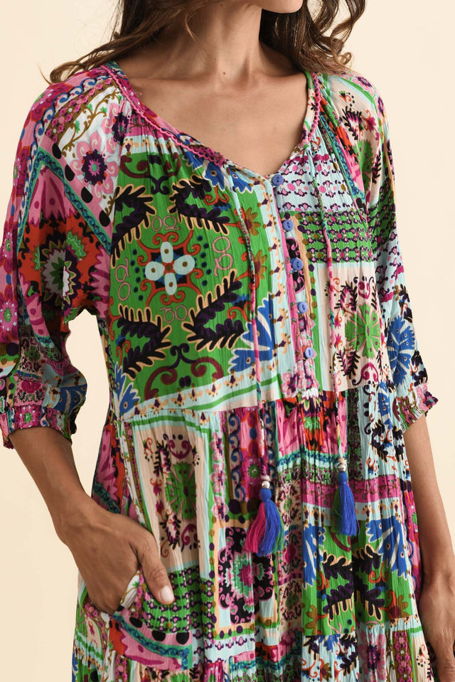 alt text|model:Cara image 5