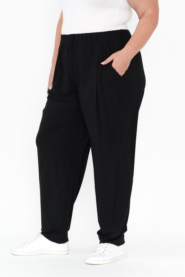Black Bamboo Everyday Pants,Blonde model,alt text|model:Caitlin image 14