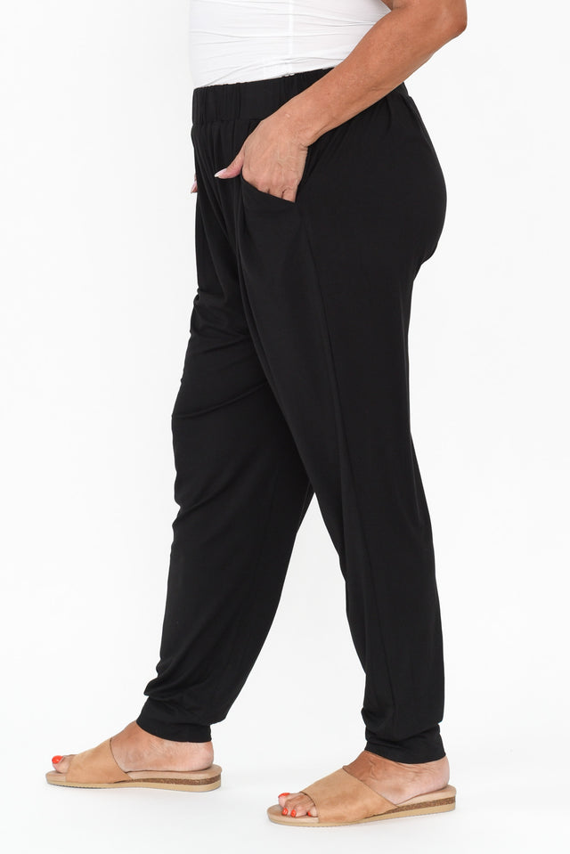 Black Bamboo Everyday Pants,Brunette model,alt text|model:Pilita image 10