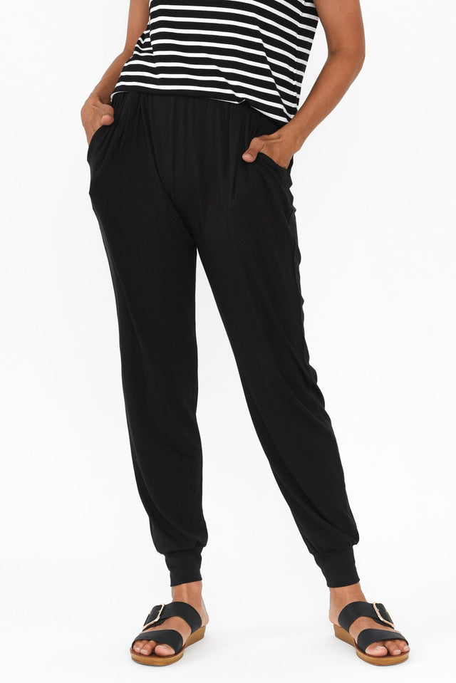 Black Bamboo Everyday Pants,Brunette model,alt text|model:Cara