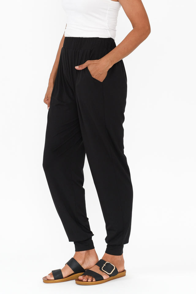 Black Bamboo Everyday Pants,Brunette model,alt text|model:Cara image 5