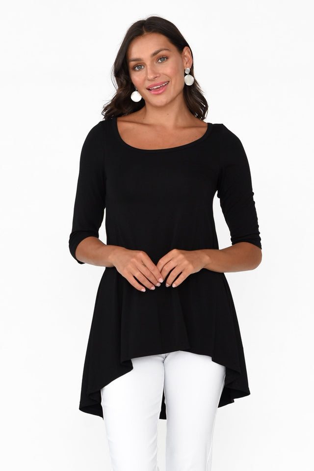 Black Bamboo Hi Lo Hem Top,Brunette model,alt text|model:Brontie