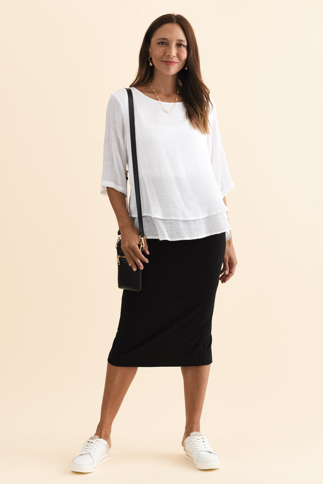 alt text|model:Cara image 3