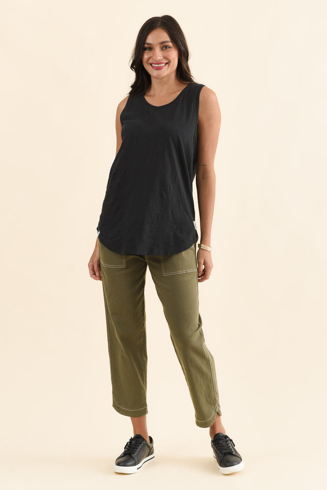 Black Cotton Scoop Tank,Full Body,Brunette model,alt text|model:Brontie image 8