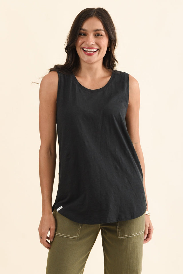 Black Cotton Scoop Tank,Front,Brunette model,alt text|model:Brontie