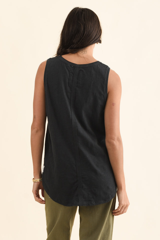 Black Cotton Scoop Tank,Back,Brunette model,alt text|model:Brontie image 6
