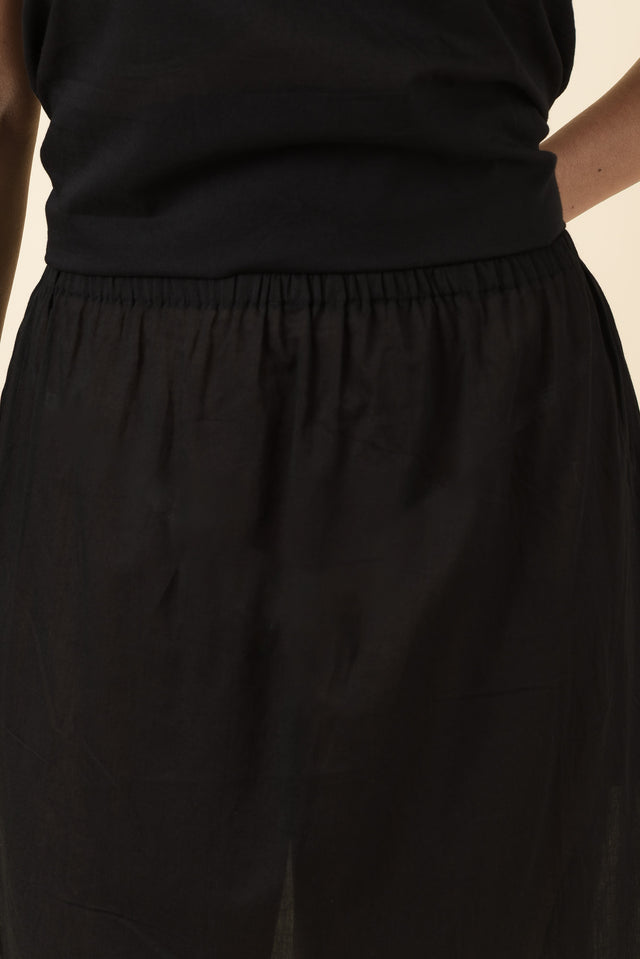Black Cotton Slip Skirt,Brunette model,alt text|model:MJ image 5
