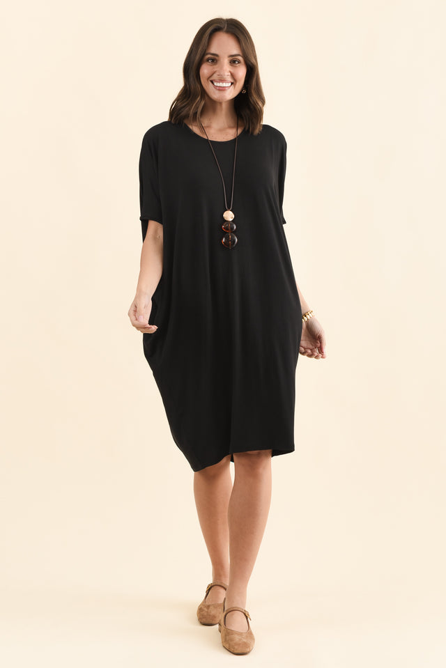 Black Maui Dress,Brunette model,alt text|model:MJ image 1