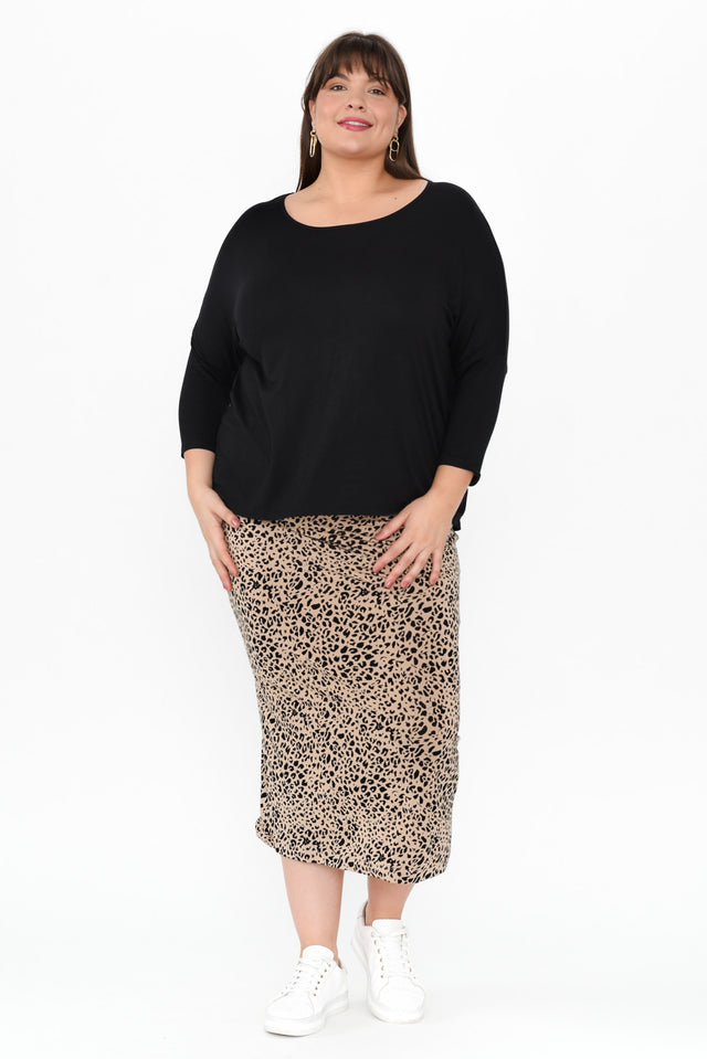 Black Milan 3/4 Sleeve Top,Brunette model,alt text|model:Gabby image 10