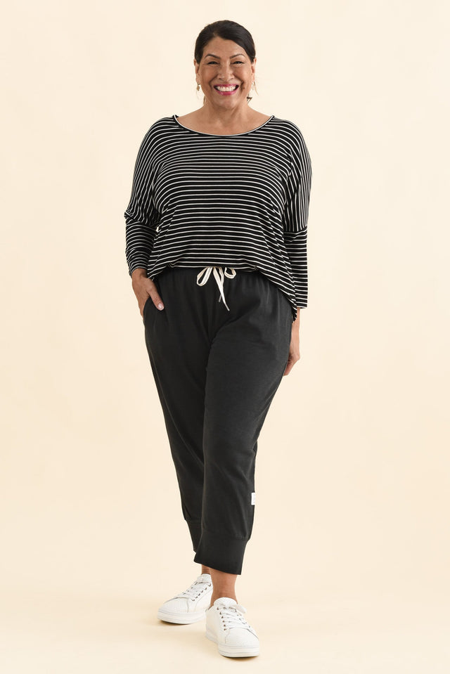 Fundamental Brunch Black Cotton Sweatpants,Brunette model,alt text|model:Pilita image 11