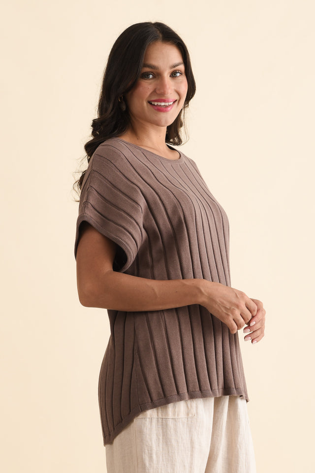 alt text|model:Brontie image 5