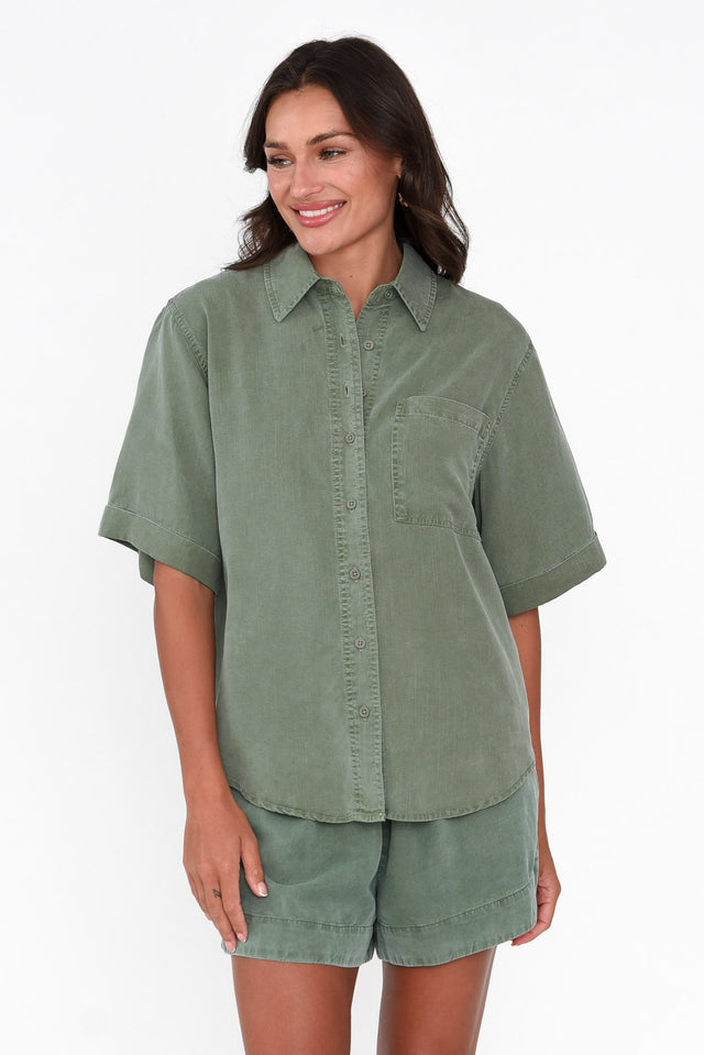 Blitz Washed Khaki Lyocell Shirt neckline_V Neck