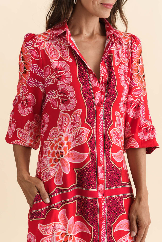 alt text|model:Cara image 6