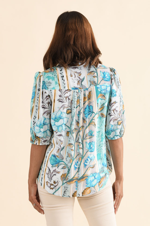 Boreen Blue Floral Button Top,Back,Brunette model,alt text|model:Cara image 4