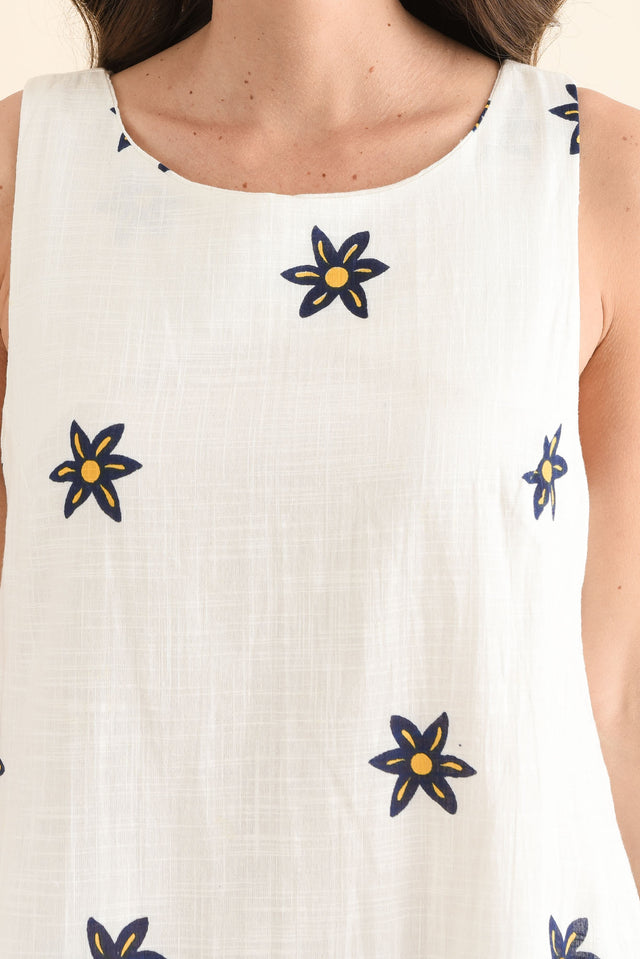 Bory White Garden Cotton Sleeveless Dress,Detail,Brunette model,alt text|model:MJ image 5