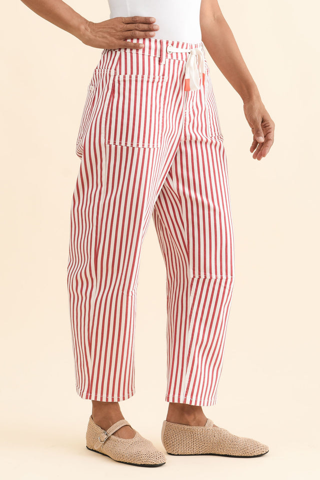 alt text|model:Cara image 4