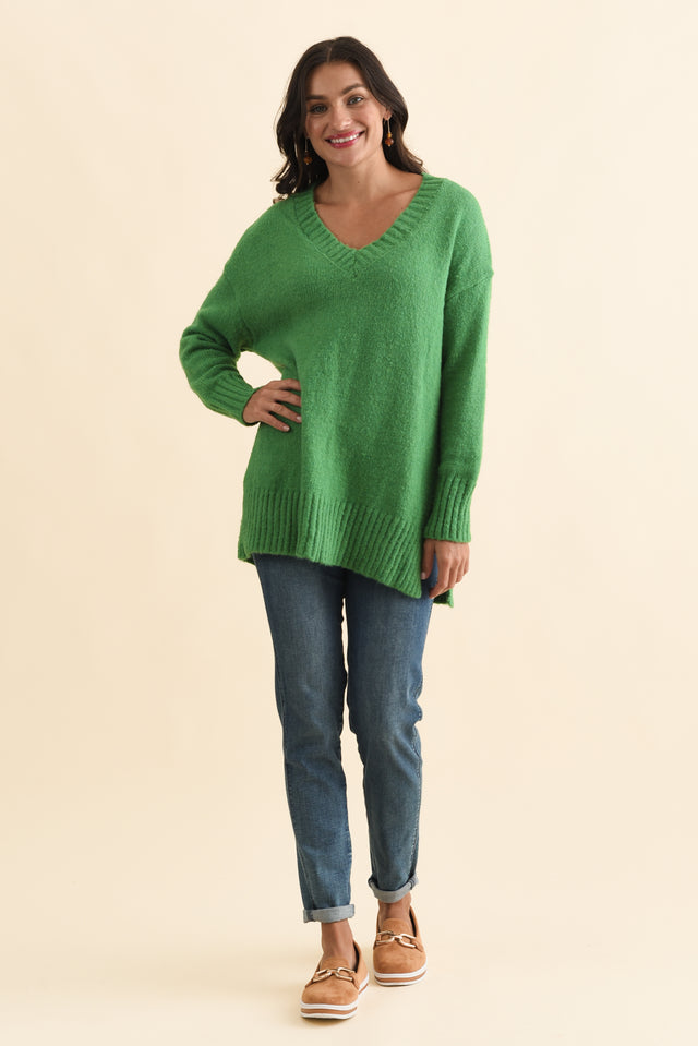 Brilla Green V Neck Jumper,Brunette model,alt text|model:Brontie image 7