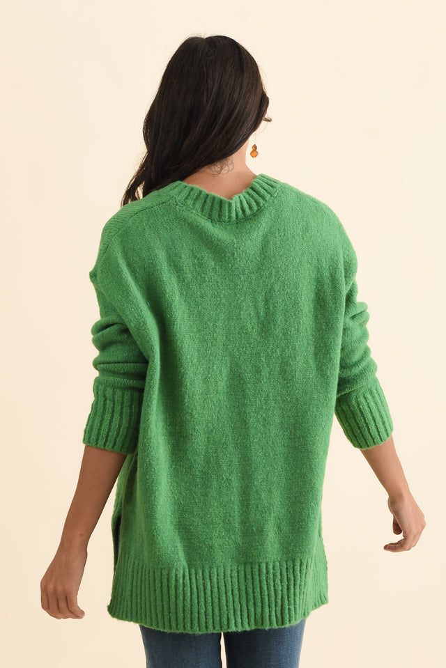 Brilla Green V Neck Jumper,Brunette model,alt text|model:Brontie image 5