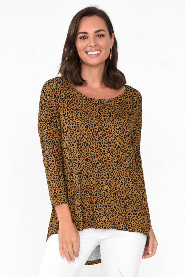 Brown Animal Milan 3/4 Sleeve Top neckline_Round