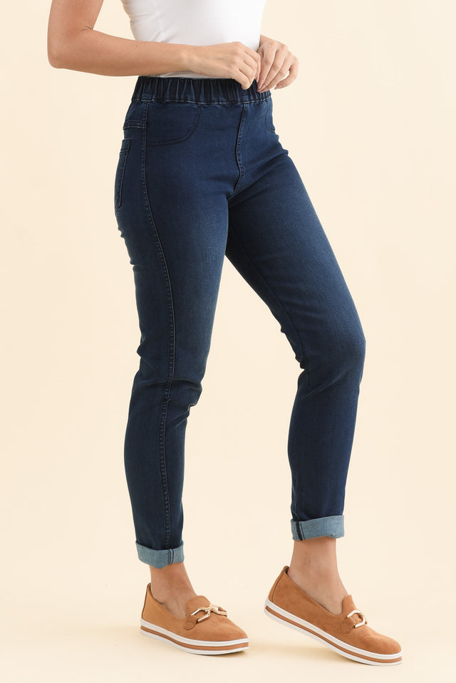 alt text|model:MJ image 3