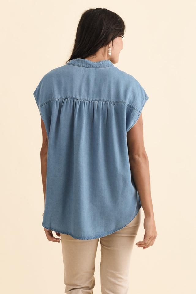 Burwood Blue Tencel Top,Brunette model,alt text|model:Brontie image 5