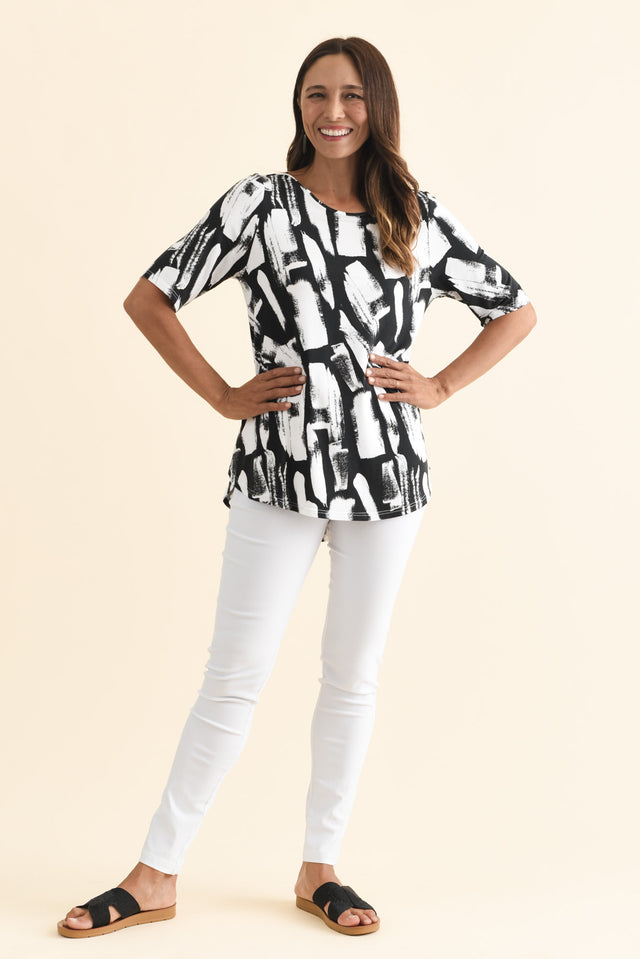 alt text|model:Cara image 7