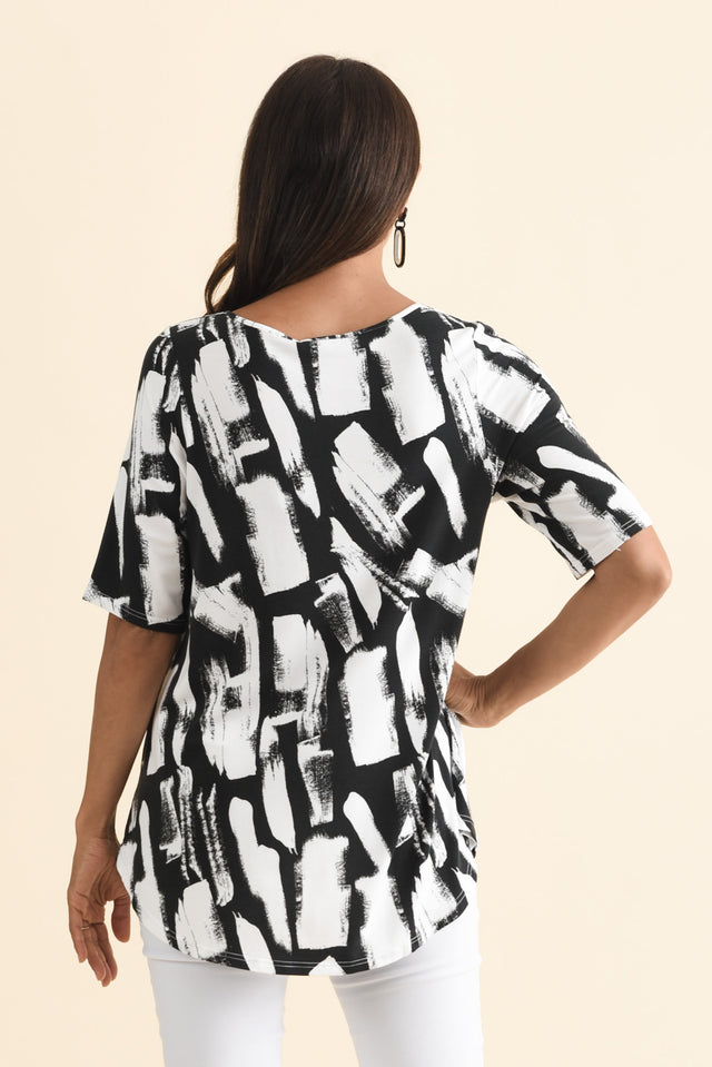 alt text|model:Cara image 5