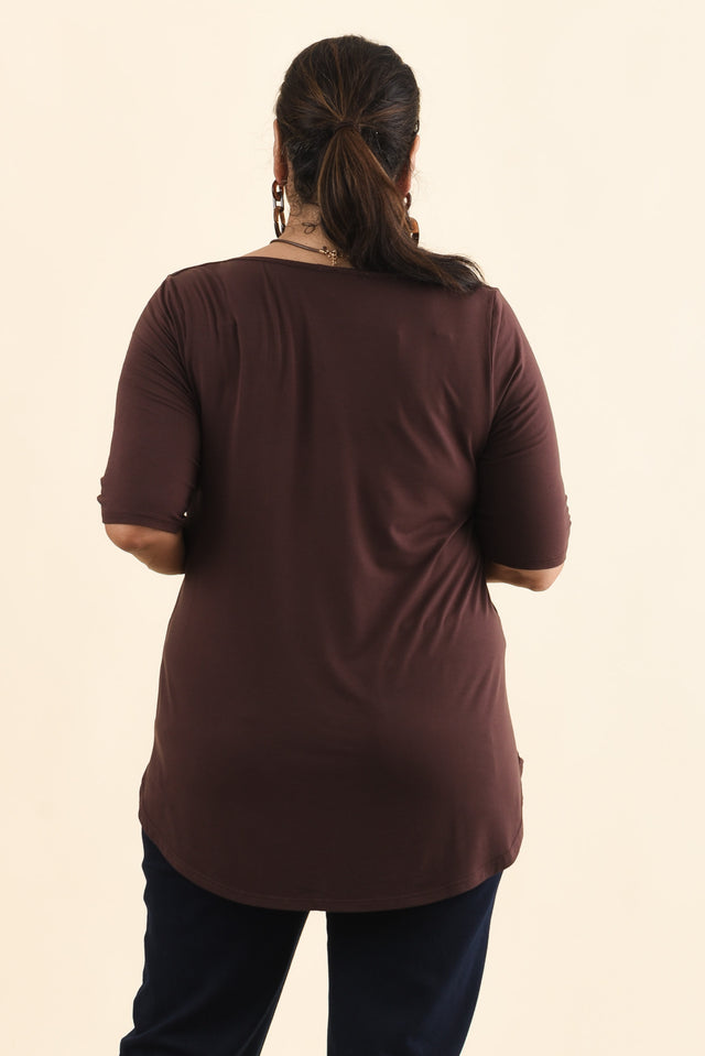 Buttery Wine Half Sleeve Top,Brunette model,alt text|model:Pilita image 11
