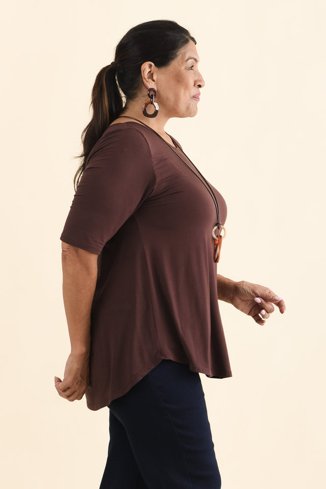 Buttery Wine Half Sleeve Top,Brunette model,alt text|model:Pilita image 10