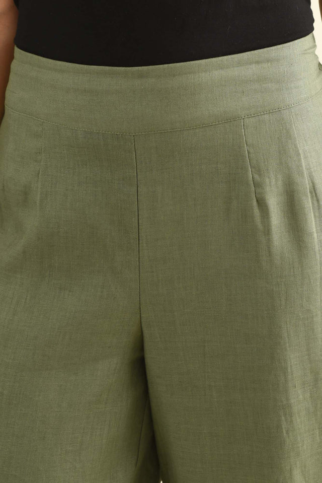 Cady Olive Linen Pants,Detail,Brunette model,alt text|model:Cara image 5