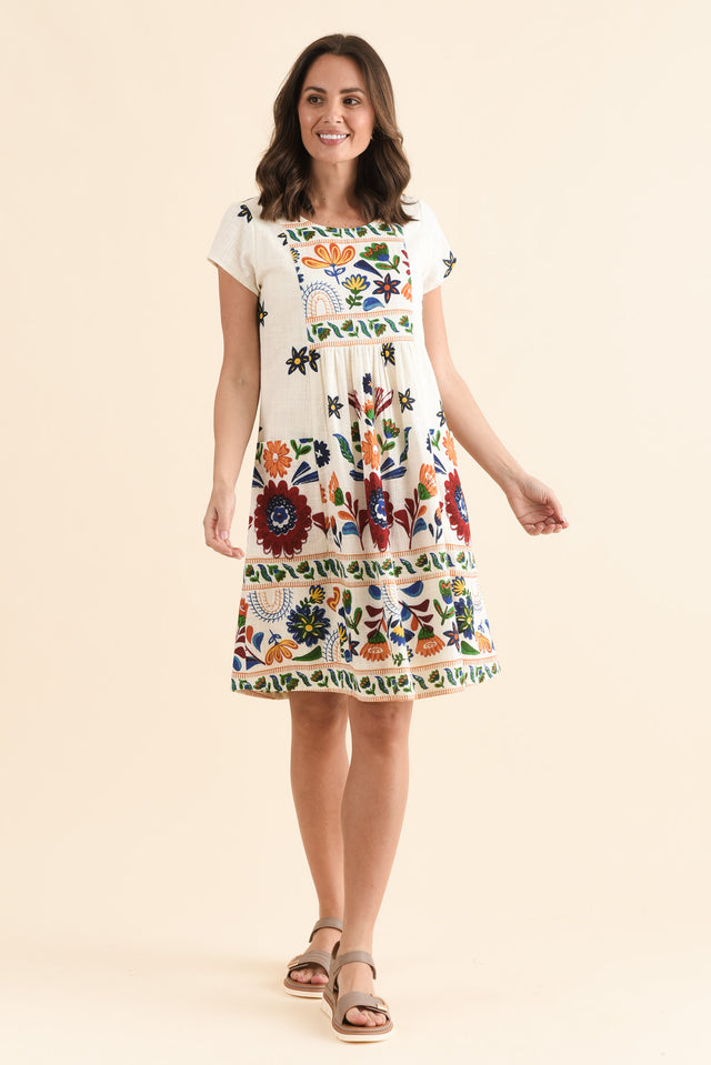 Cape White Garden Cotton Pocket Dress,Full Body,Brunette model,alt text|model:MJ image 2