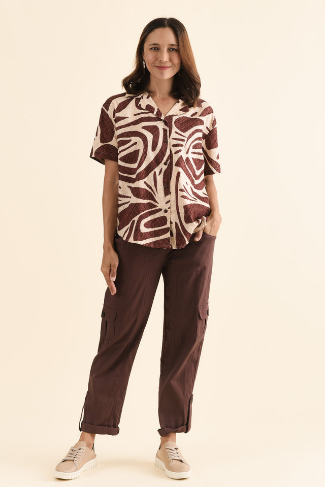 Cara Rust Abstract Cotton Collared Top,Full Body,Brunette model,alt text|model:Cara image 2