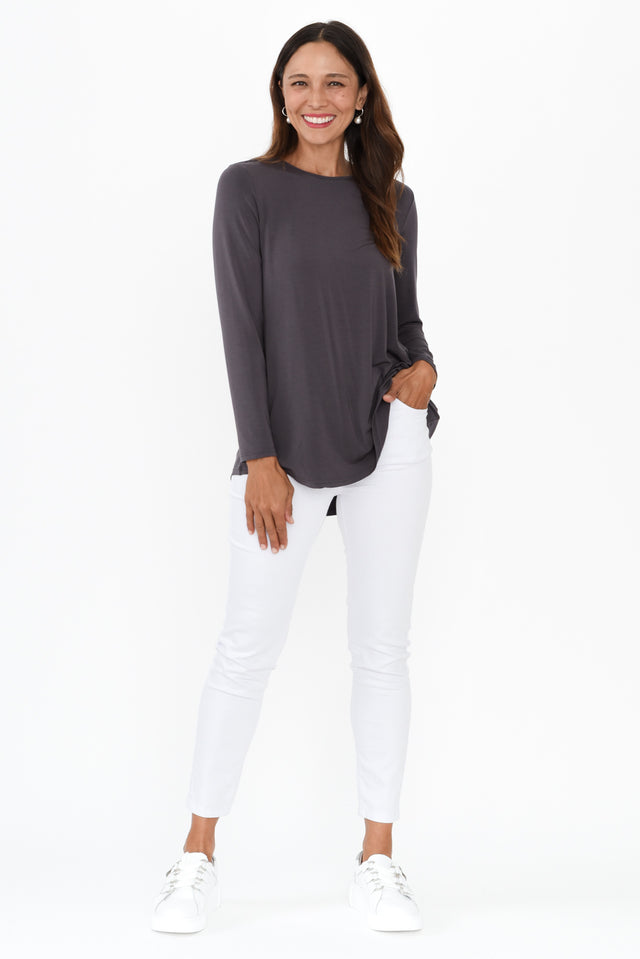 alt text|model:Cara image 4