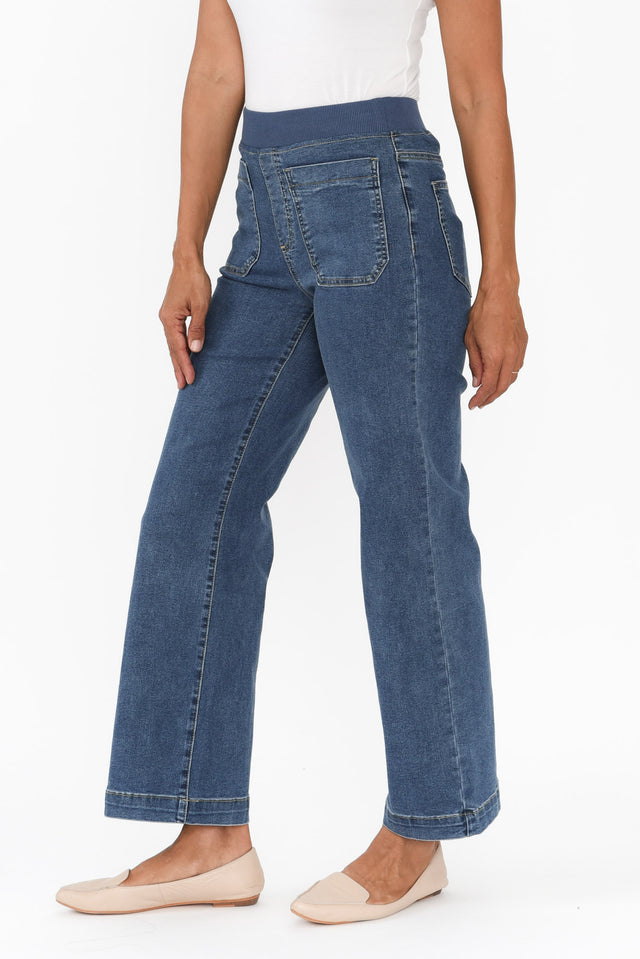 alt text|model:Cara image 6