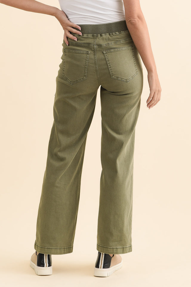 Carpenter Khaki Stretch Jeans,Brunette model,alt text|model:MJ image 4