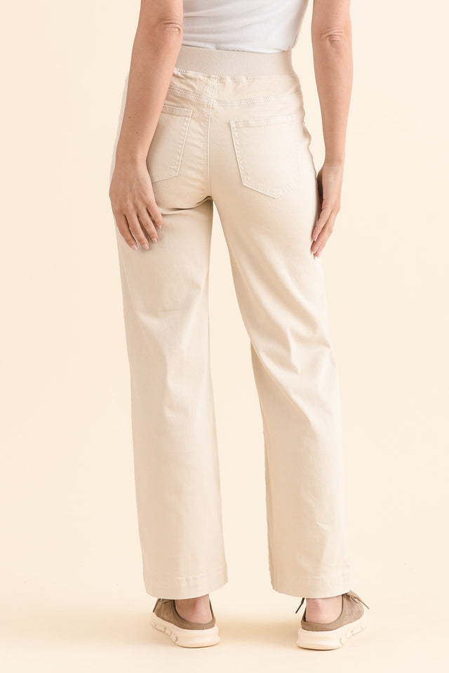 Carpenter Natural Stretch Jeans,Back,Brunette model,alt text|model:MJ image 4