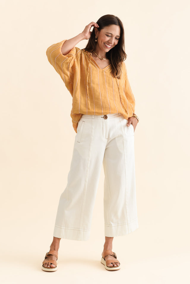 alt text|model:Cara image 8