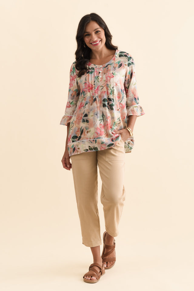 Cassidy Pink Wildflower Cotton Sleeved Top,Brunette model,alt text|model:Brontie image 4