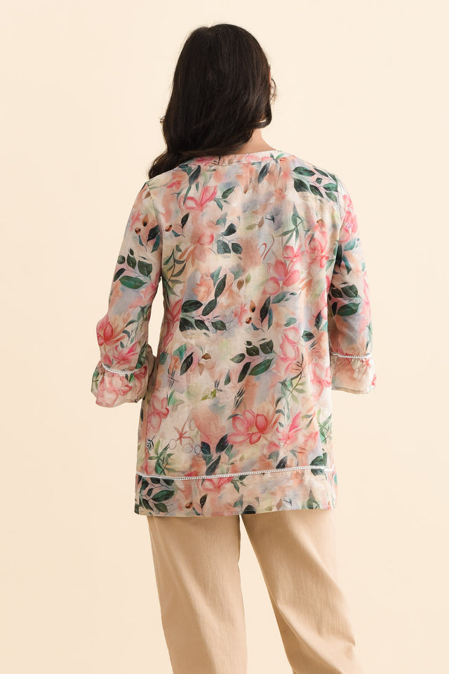 Cassidy Pink Wildflower Cotton Sleeved Top,Brunette model,alt text|model:Brontie image 6
