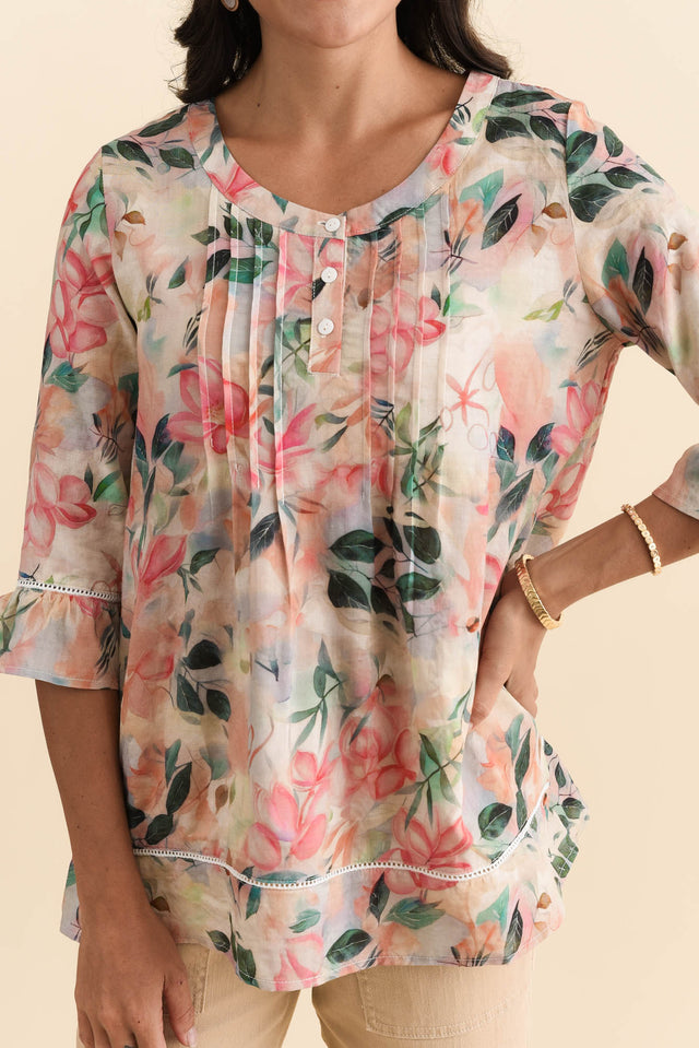 Cassidy Pink Wildflower Cotton Sleeved Top,Brunette model,alt text|model:Brontie image 7