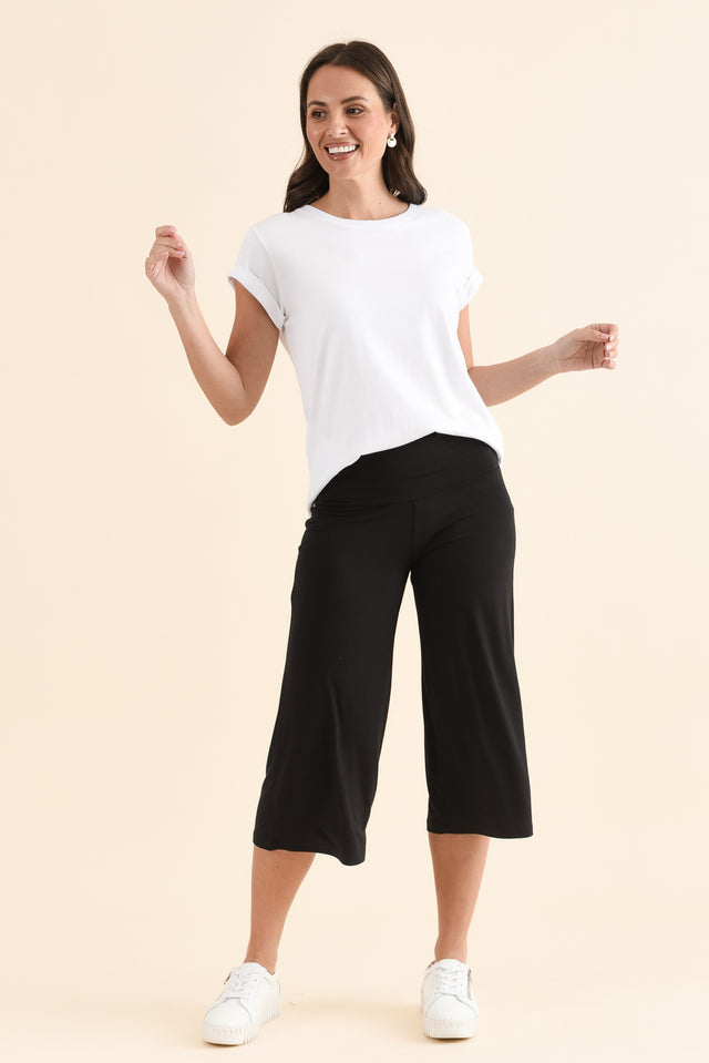 Cassie Black Bamboo Cropped Pants,Full Body,Brunette model,alt text|model:MJ image 7