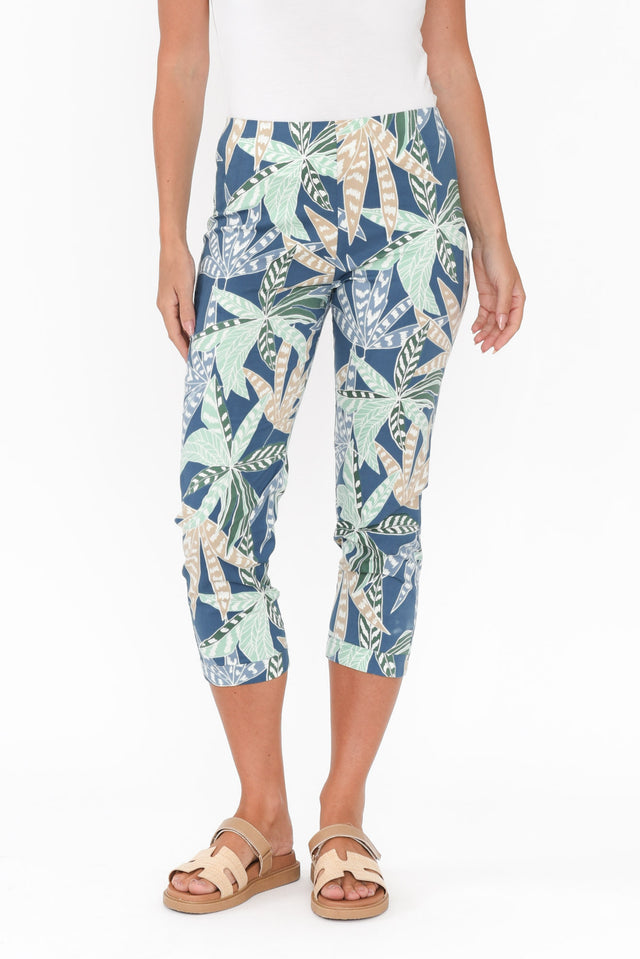 Caven Green Leaf Cotton Capri Pants,Brunette model,alt text|model:MJ